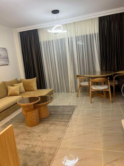 Luxury Brand New Building&apartment At Madinaty B15 Apartment *